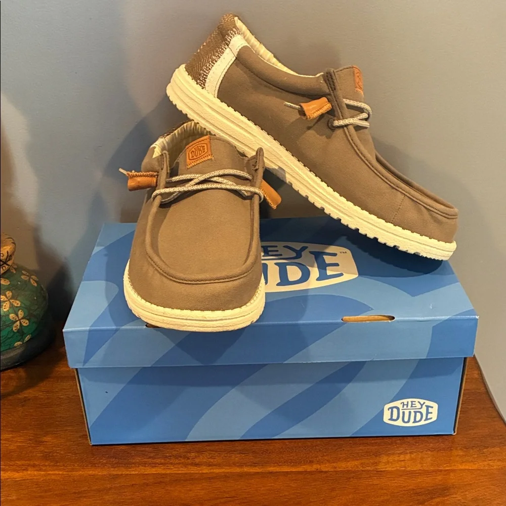Hey Dude Brown Loafers - Picture 1 of 8